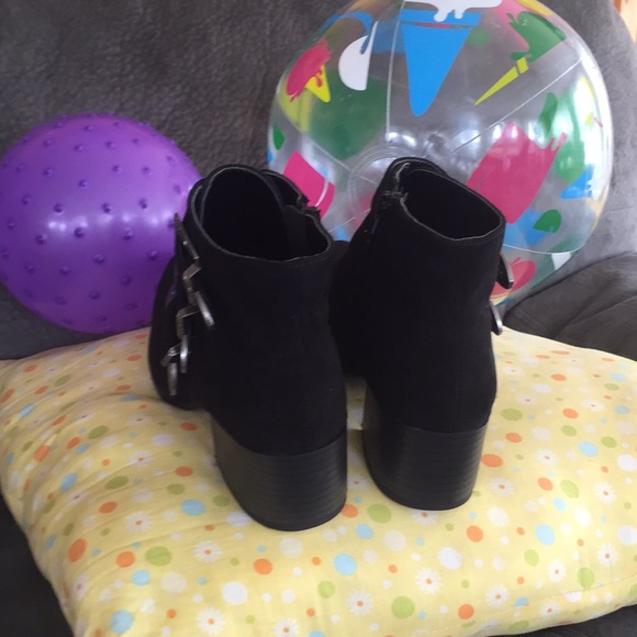 Beautiful Rue21 etc! Buckle Boots - Picture 4 of 8